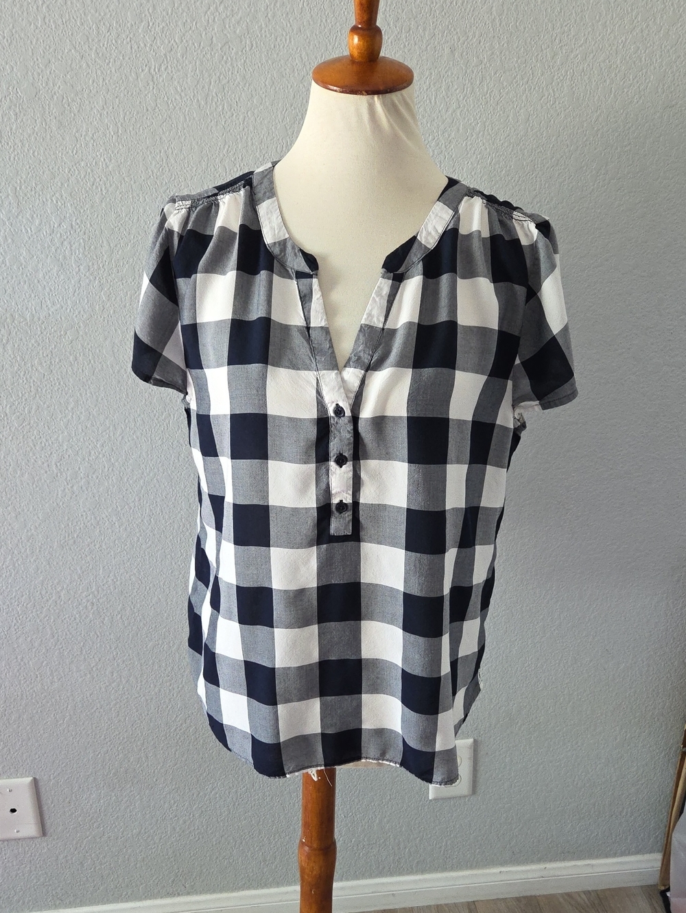 Market & Spruce Black and White Gingham Button-Front Short Sleeve Top Large
